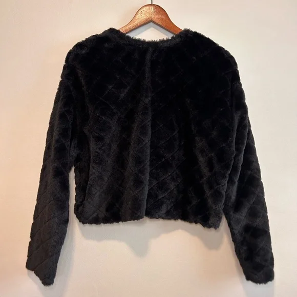 ZARA Faux Fur Cropped Quilted Long Sleeve - Picture 3 of 3